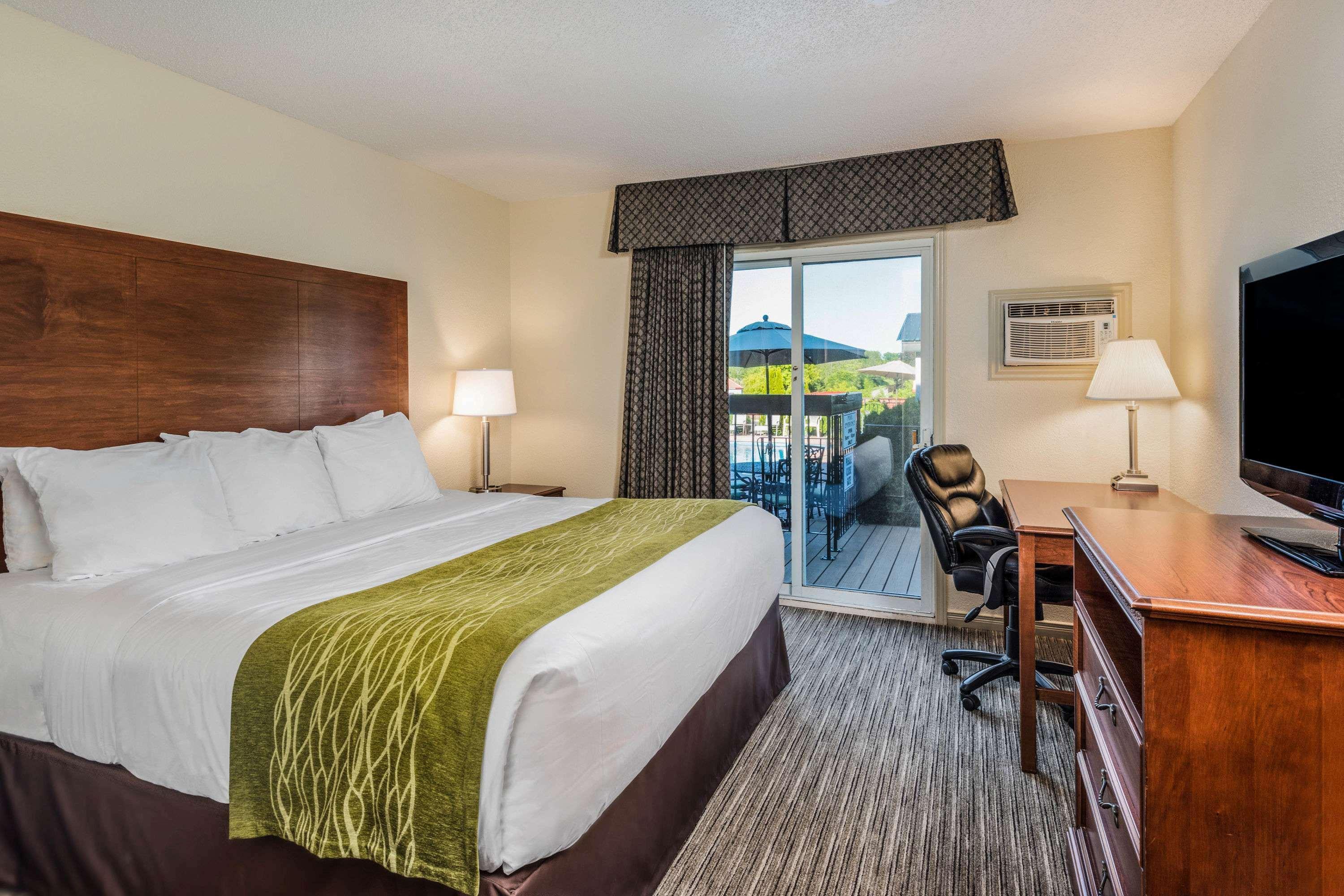 Travelodge By Wyndham Gananoque Eksteriør billede