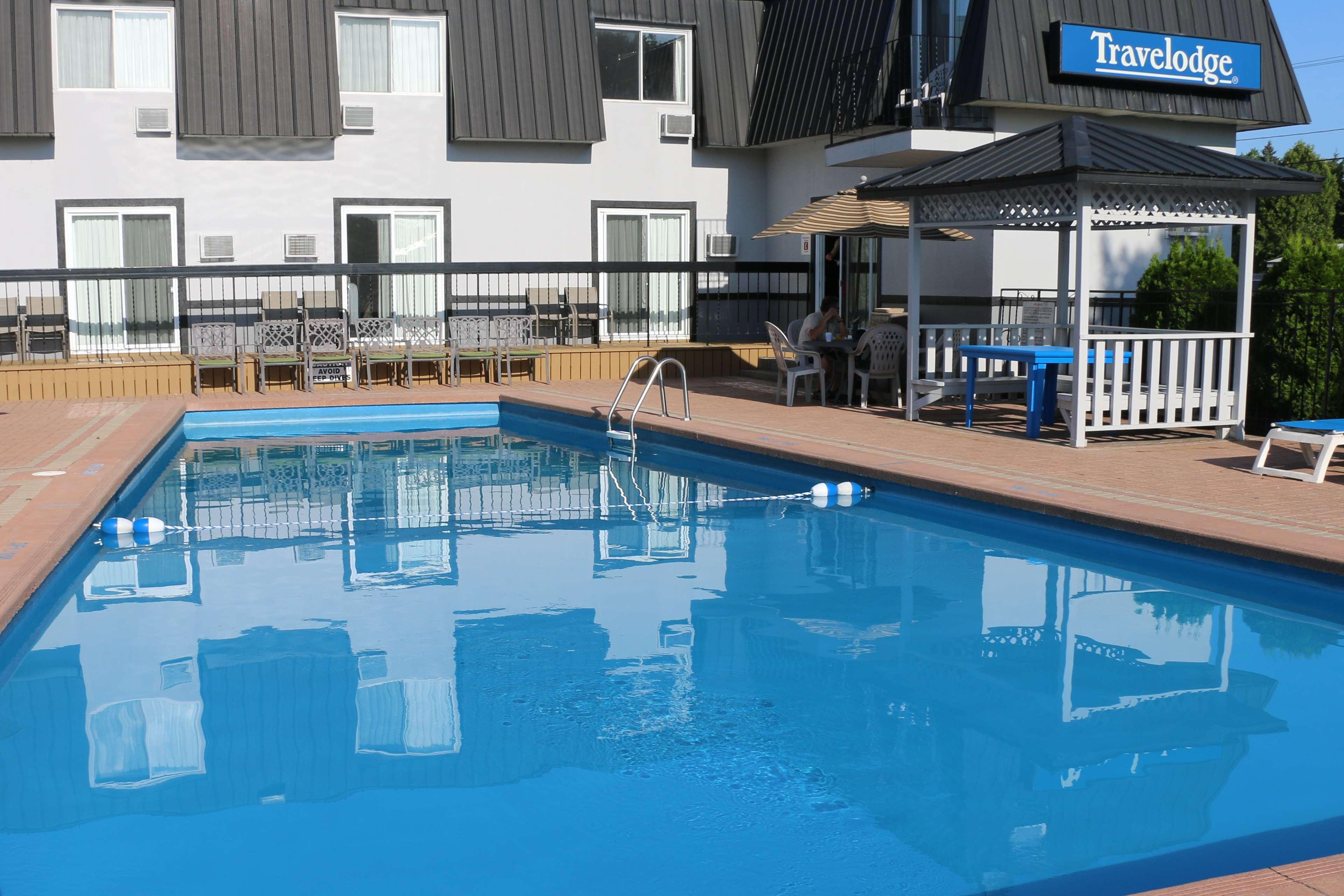 Travelodge By Wyndham Gananoque Eksteriør billede