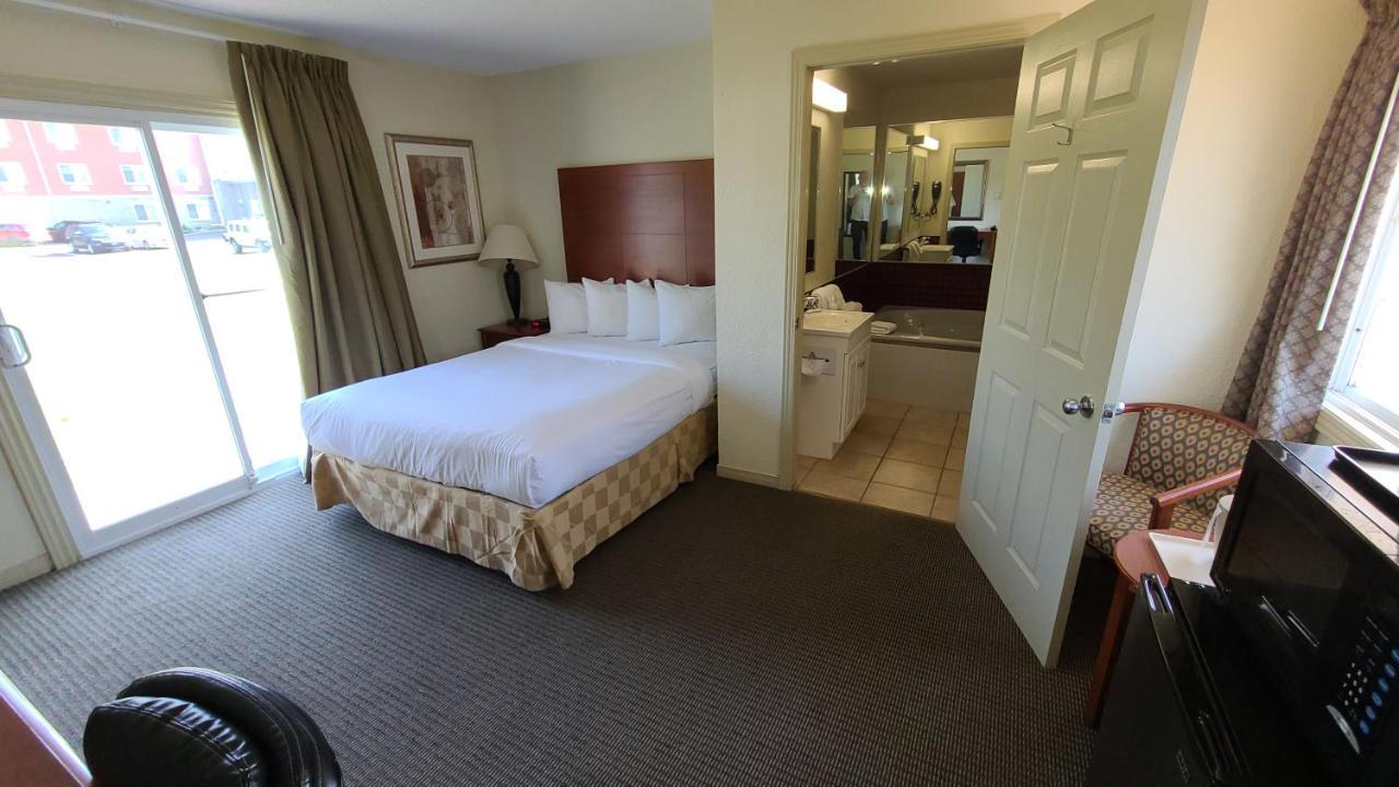 Travelodge By Wyndham Gananoque Eksteriør billede