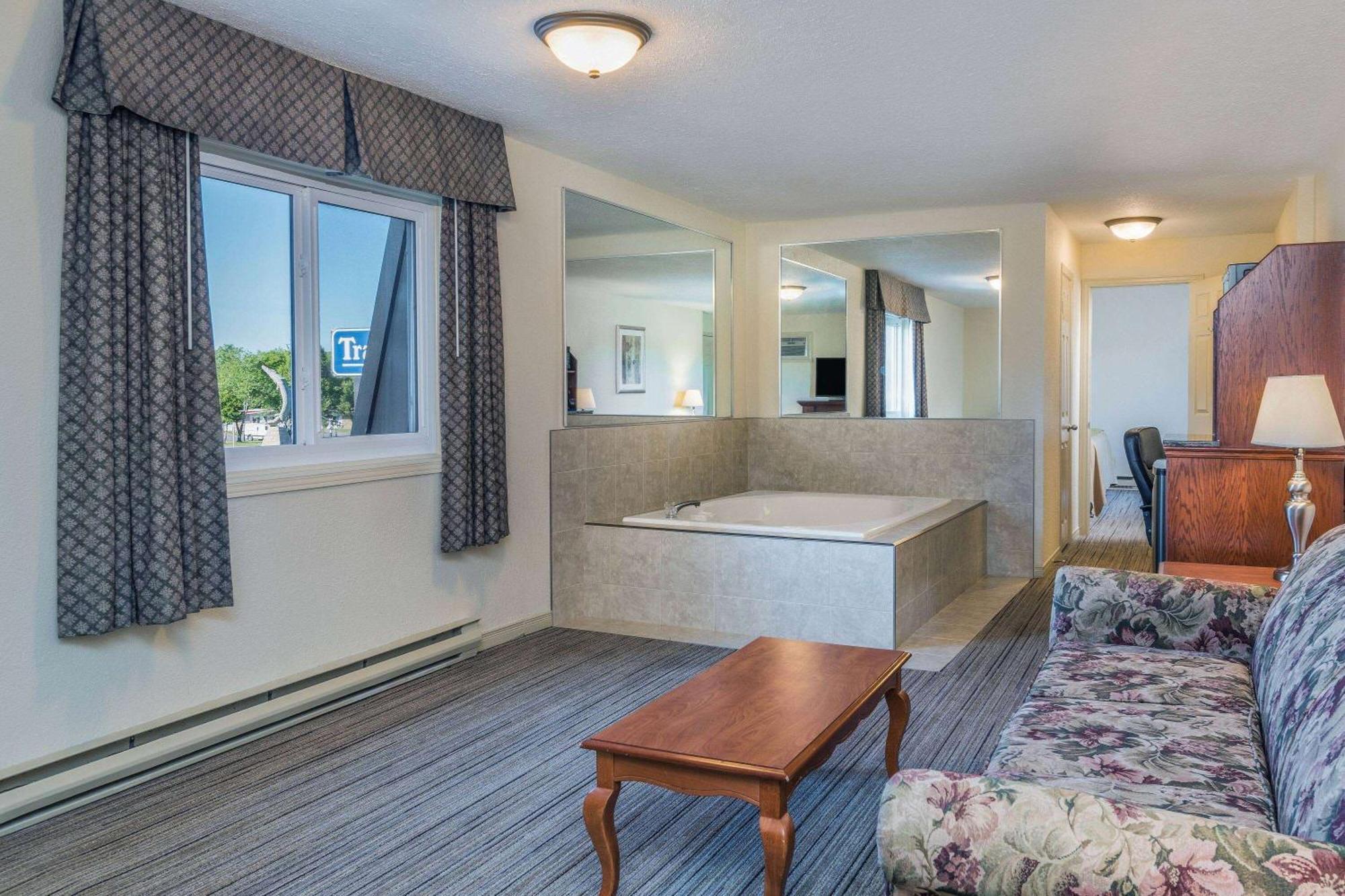 Travelodge By Wyndham Gananoque Eksteriør billede