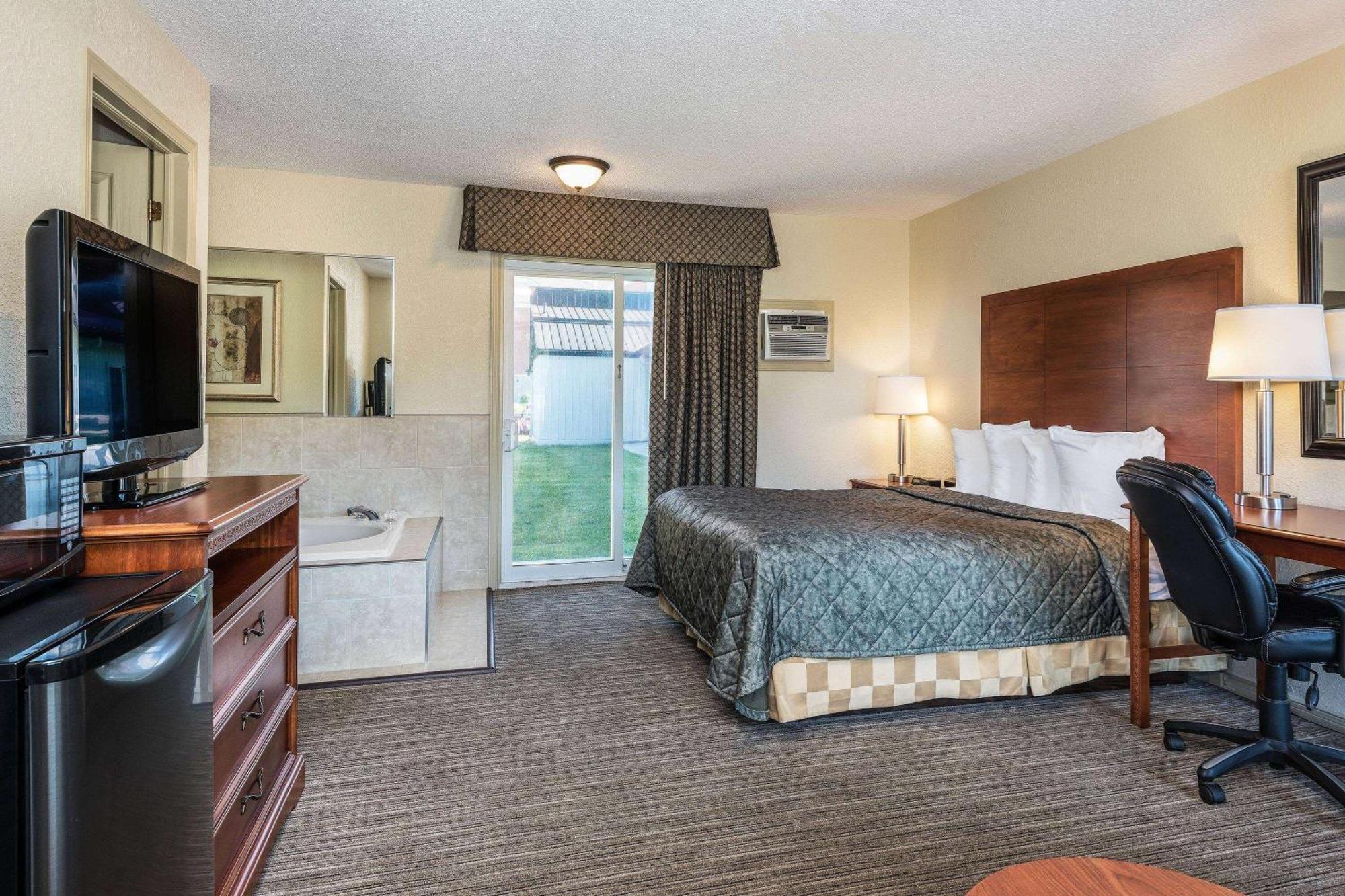 Travelodge By Wyndham Gananoque Eksteriør billede